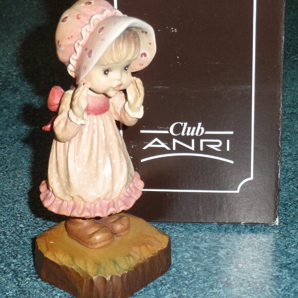 ANRI Woodcarvings Sarah Kay “I’ve Got a Secret” 5" Figurine With Original Box! - Picture 1 of 10